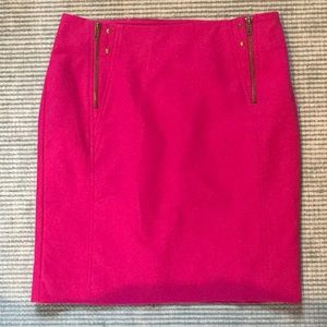 Pink pencil skirt, size 6, never worn